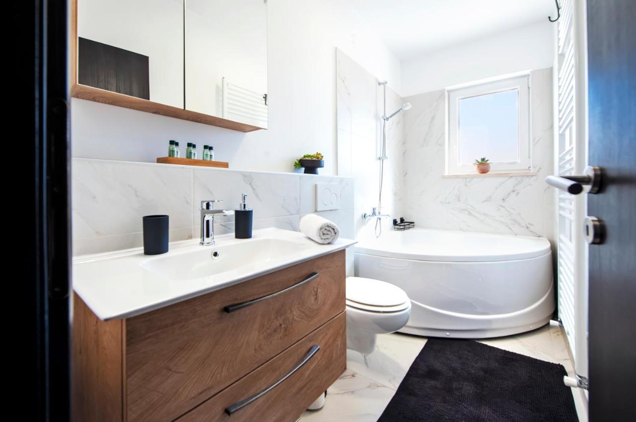 Apartment Miral Ровиньско село Экстерьер фото